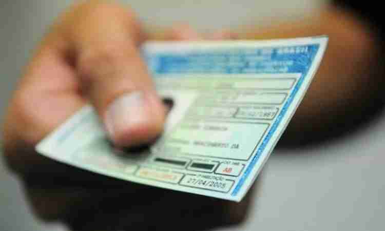Pedidos de CNH disparam após novas regras e programa CNH do Brasil